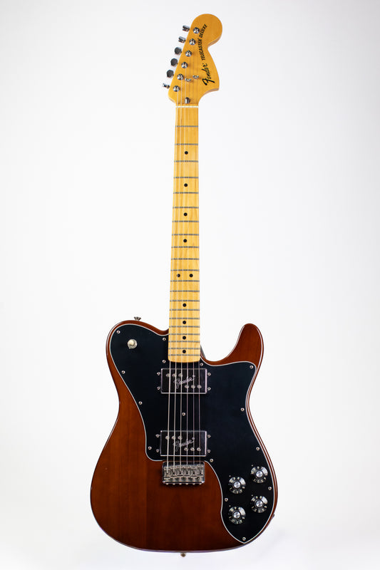 Fender Classic Series 72 Tele Deluxe in Walnut