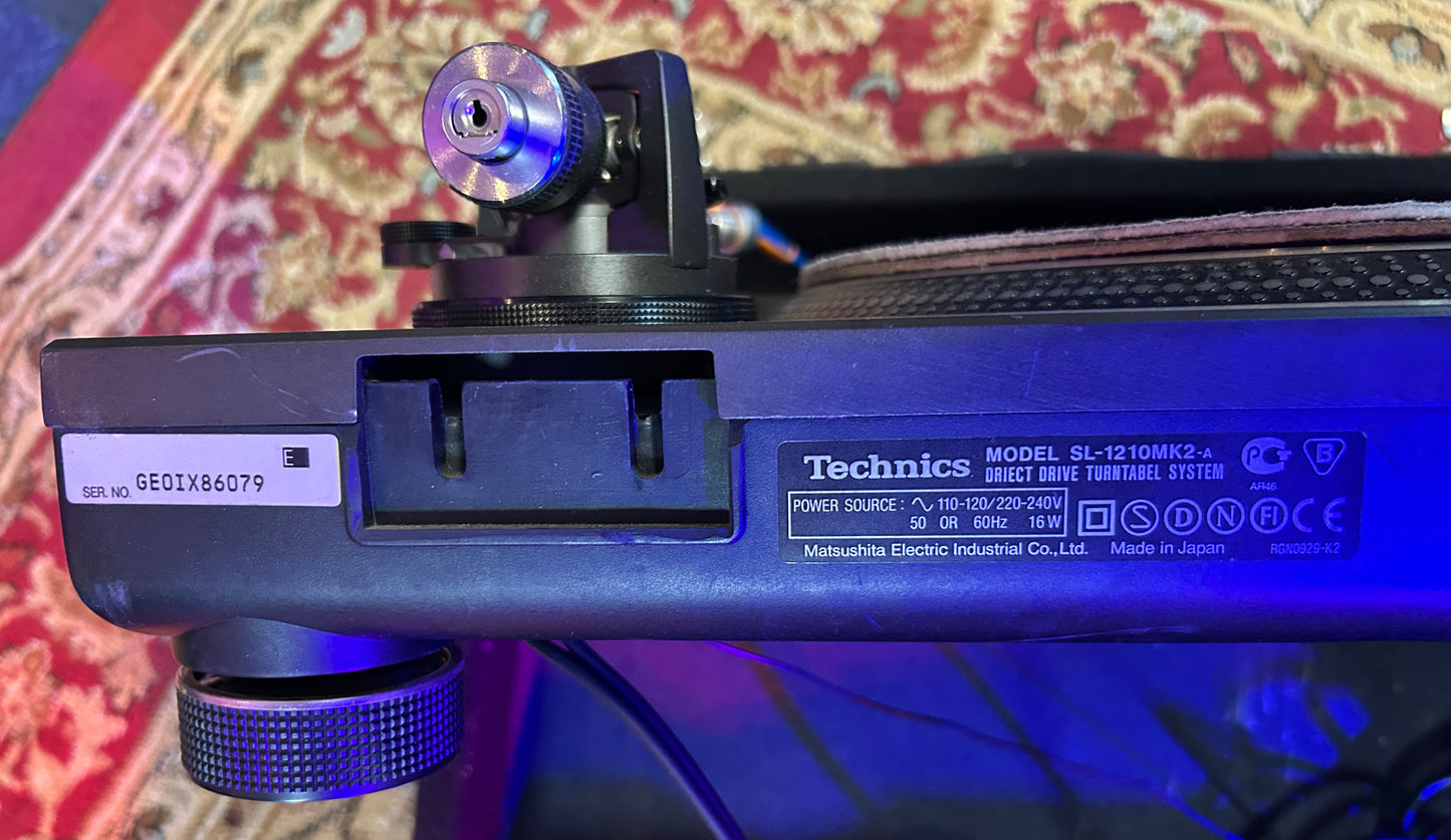 Technics SL1210 mk2 Turntable
