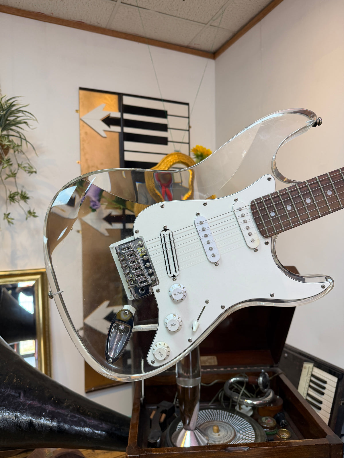 Infinity Plexi Transparent Strat-Style Electric Guitar (Pre-Owned)