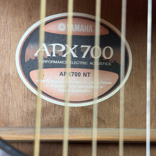 Yamaha APX700 NT Natural Cutaway Electro-Acoustic Guitar (Pre-Owned)