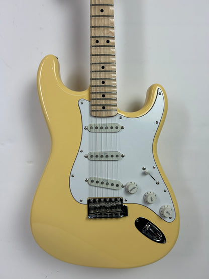Fender Yngwie Malmsteen Stratocaster, Scalloped Maple Fingerboard, Vintage White (B-Stock)