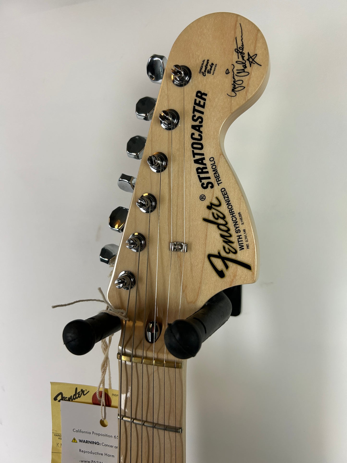 Fender Yngwie Malmsteen Stratocaster, Scalloped Maple Fingerboard, Vintage White (B-Stock)