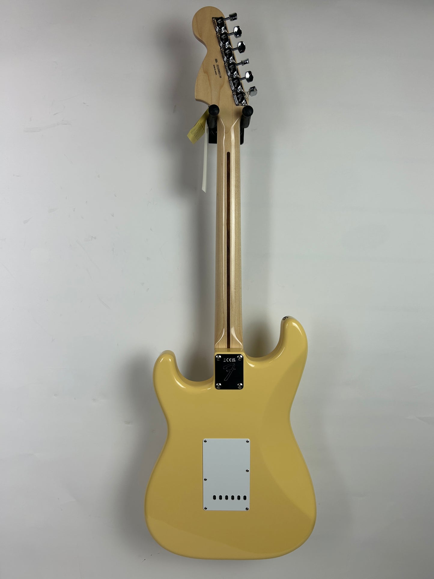 Fender Yngwie Malmsteen Stratocaster, Scalloped Maple Fingerboard, Vintage White (B-Stock)