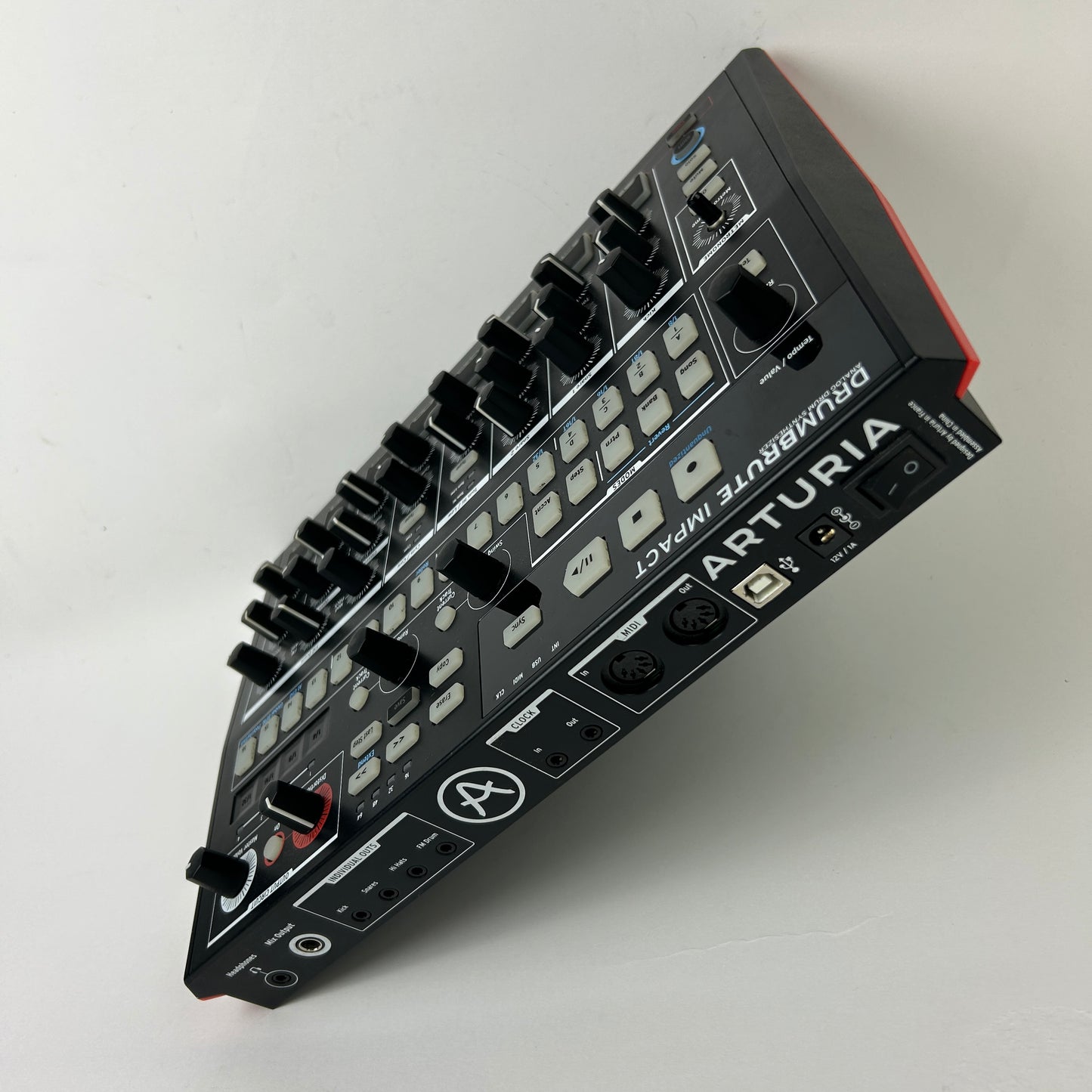 Arturia Drumbrute Impact Drum Machine