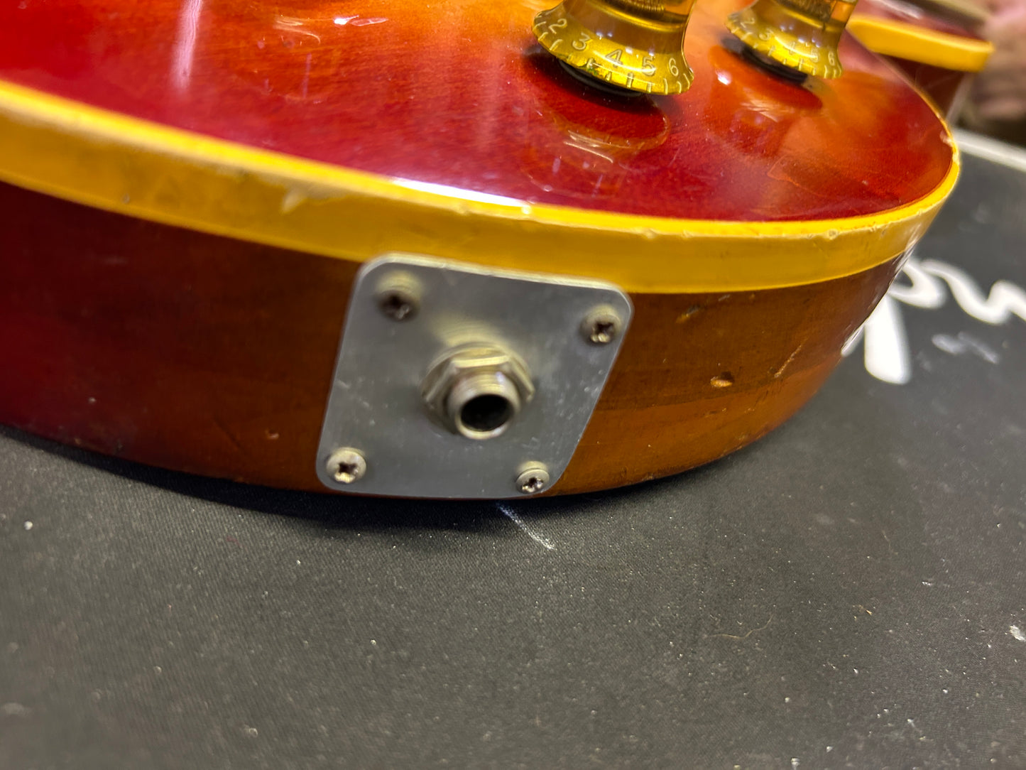 Gibson Les Paul Deluxe (1973), Cherry Sunburst (Pre-Owned)