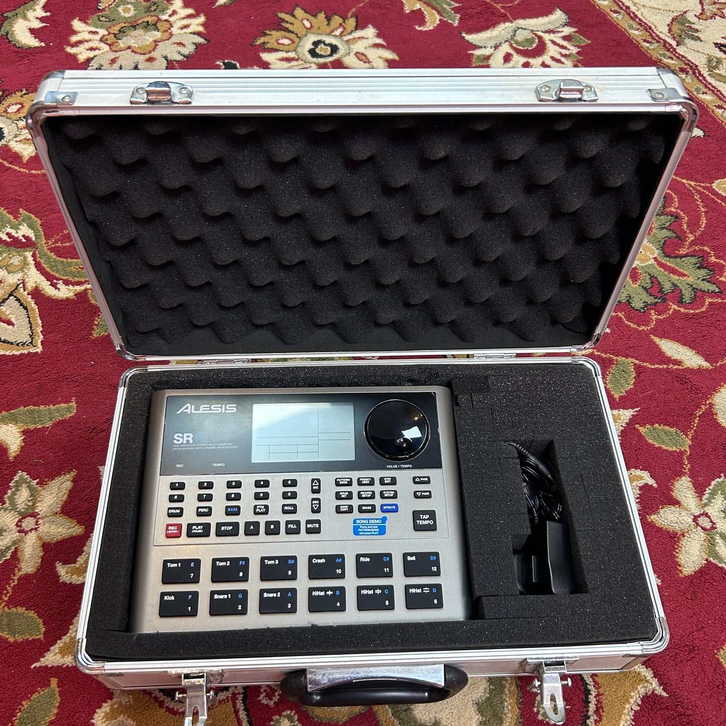 Alesis SR18 Drum Machine (Pre-Owned)