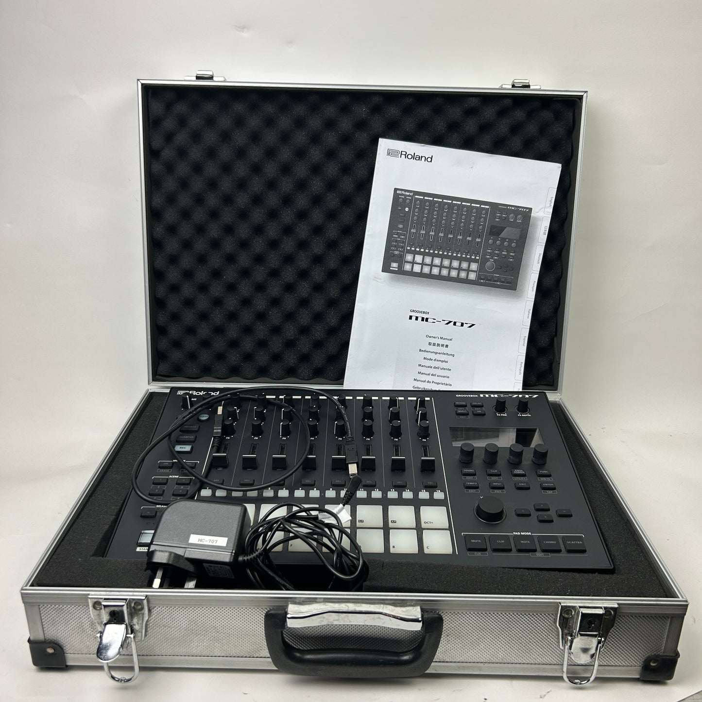 Roland MC707 Groovebox (Pre-Owned)