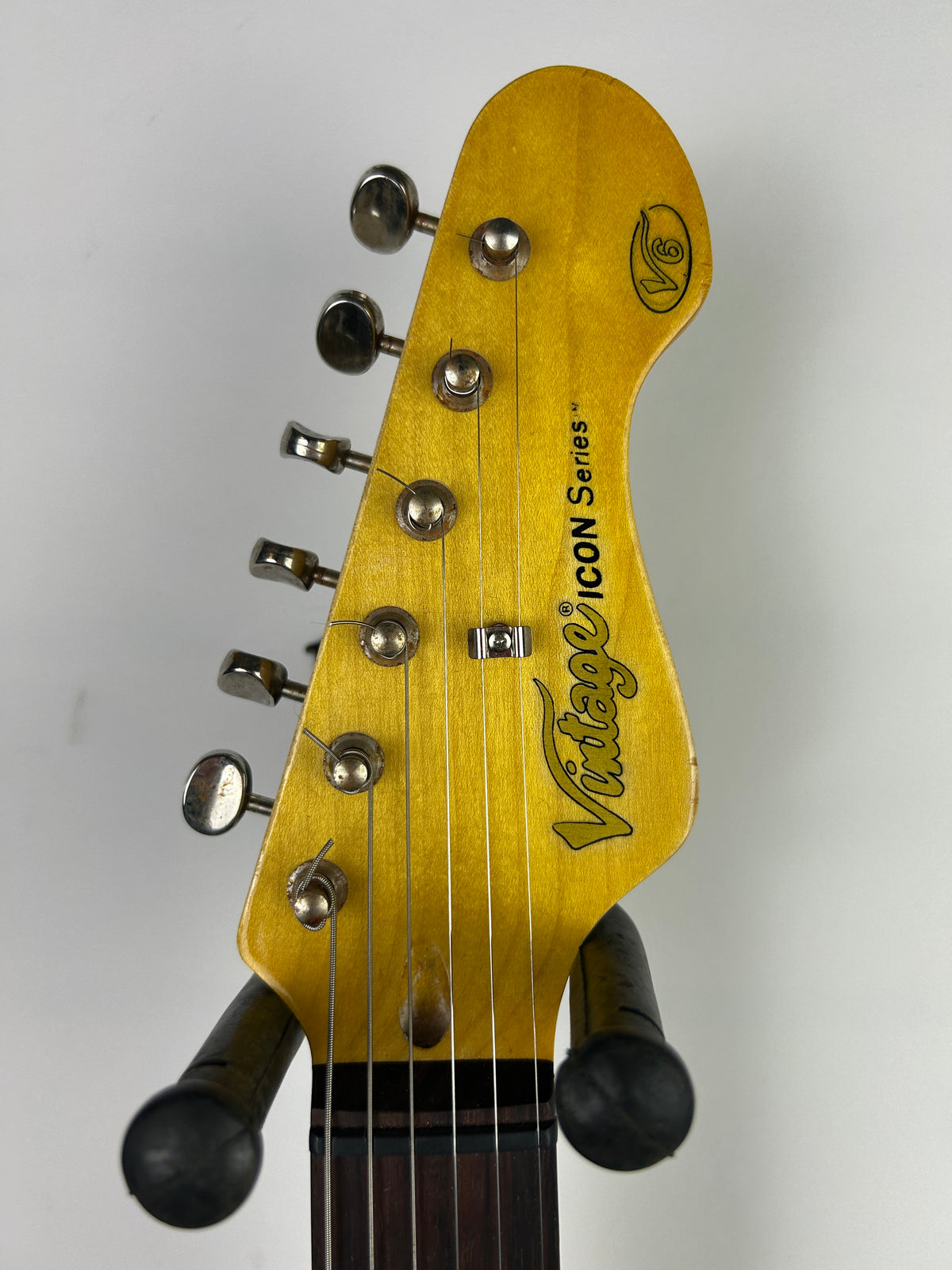Vintage V6HMRLB Distressed Laguna Blue (Pre-Owned)