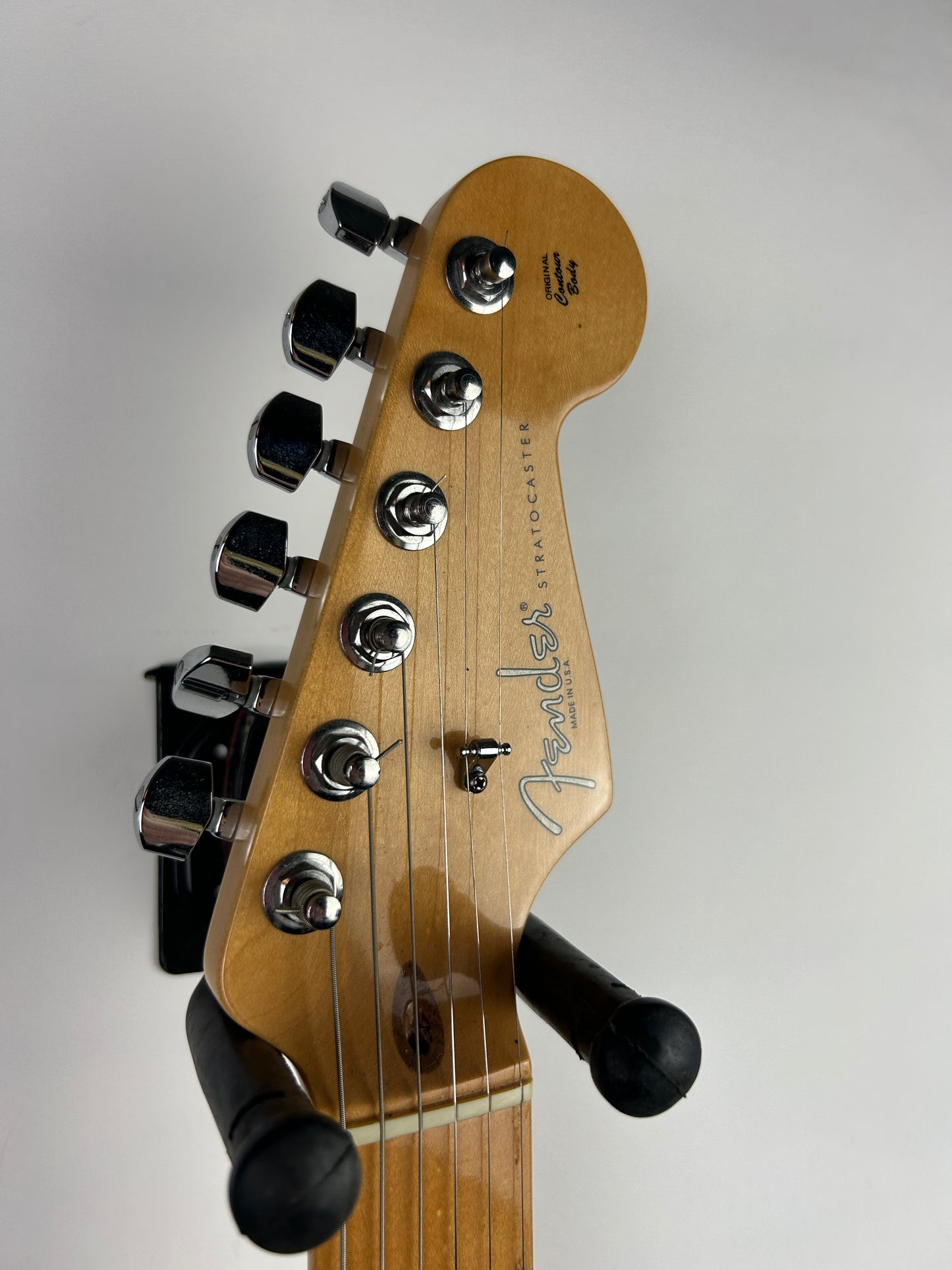 Fender American Standard Stratocaster (2007), Maple Fingerboard, 3-Color Sunburst (Pre-Owned)