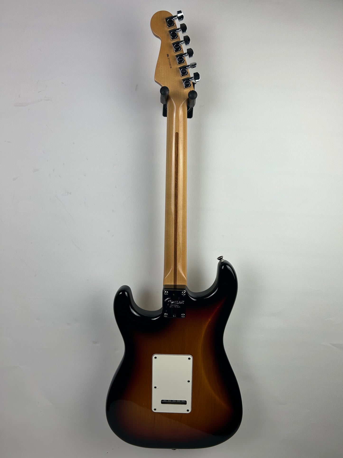 Fender American Standard Stratocaster (2007), Maple Fingerboard, 3-Color Sunburst (Pre-Owned)