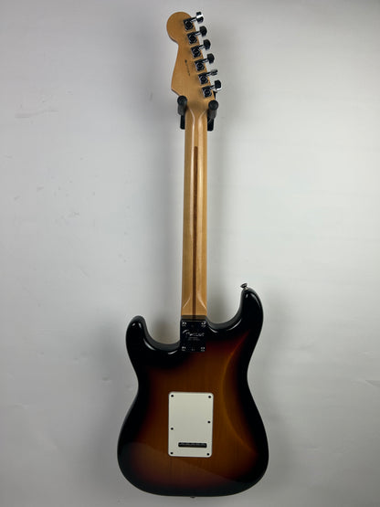 Fender American Standard Stratocaster (2007), Maple Fingerboard, 3-Color Sunburst (Pre-Owned)