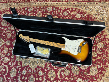 Fender American Standard Stratocaster (2007), Maple Fingerboard, 3-Color Sunburst (Pre-Owned)
