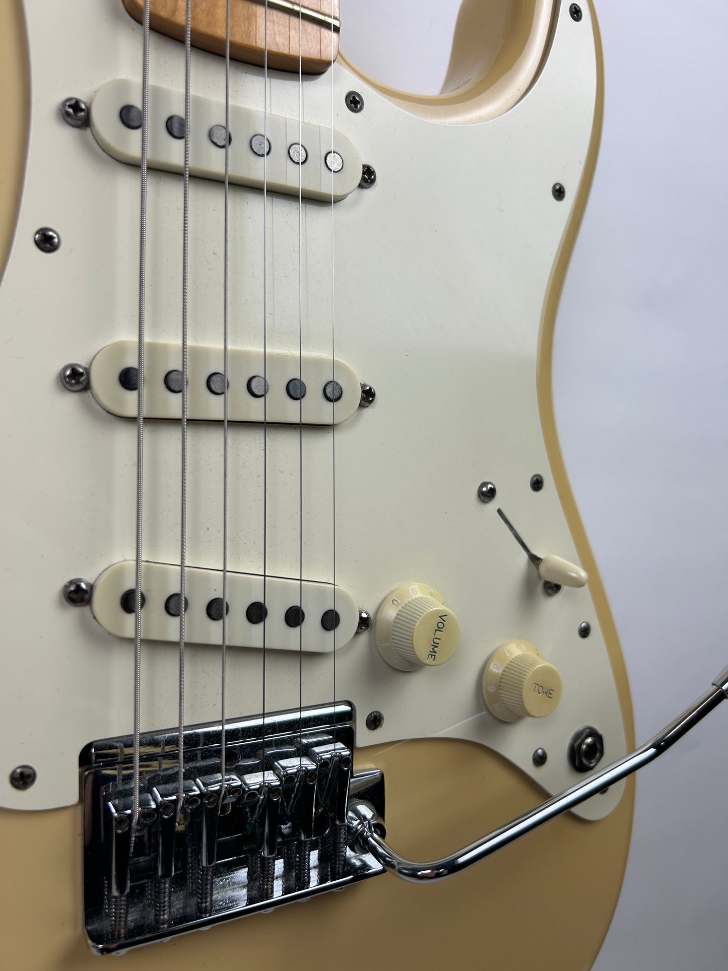 Fender American Standard Stratocaster Two Knob (1983), Ivory (Pre-Owned)