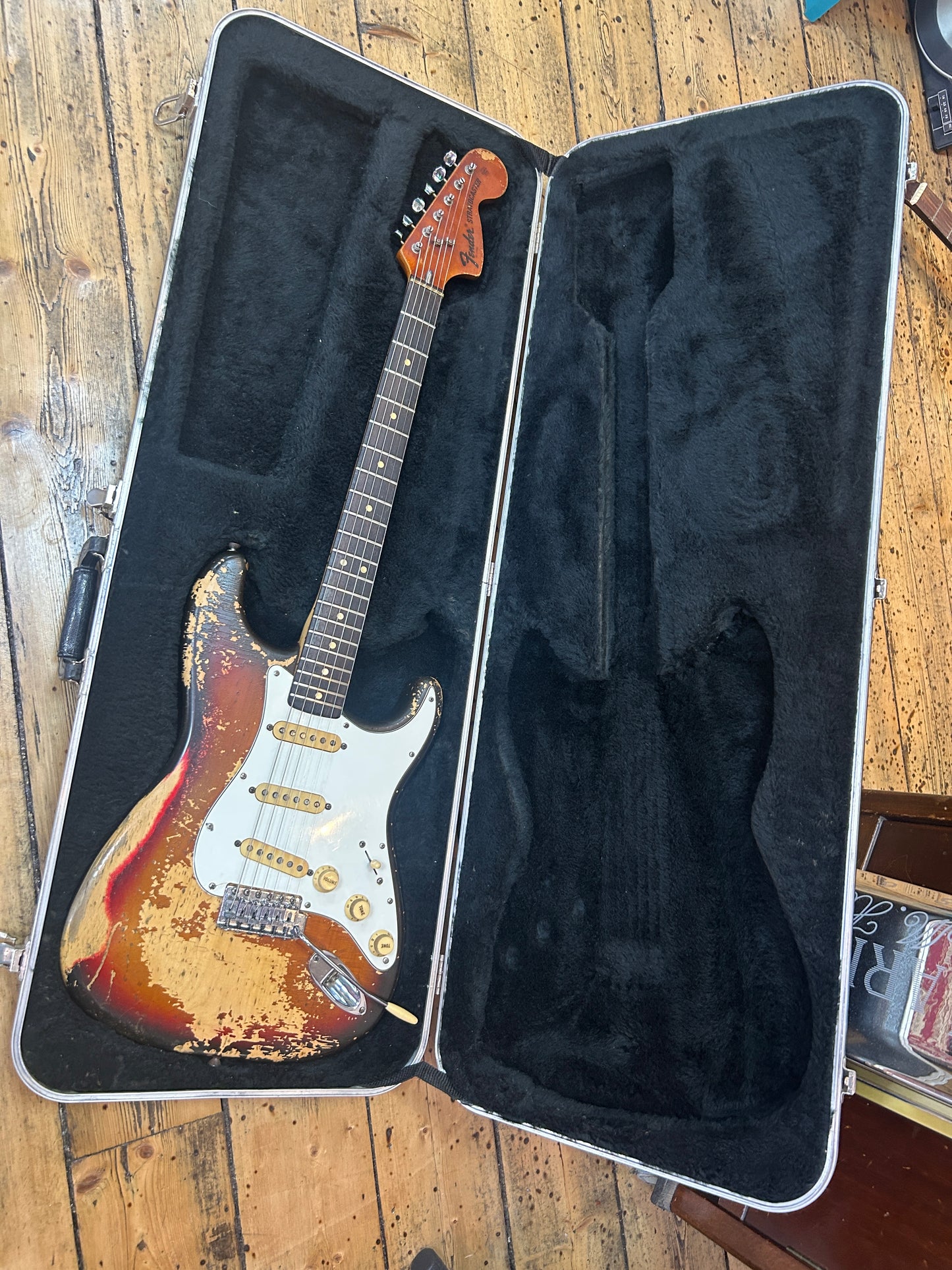 Fender American Standard Stratocaster (1974), 3-Tone Sunburst (Pre-Owned)