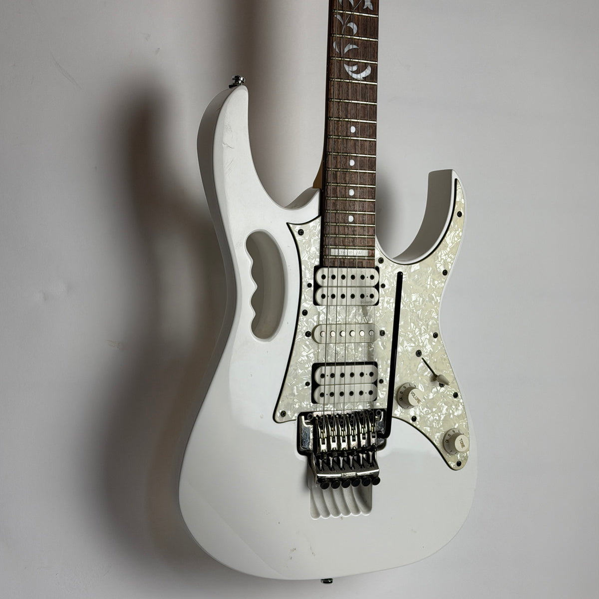 Ibanez JEM555 Steve Vai Signature White Electric Guitar (Pre-Owned)