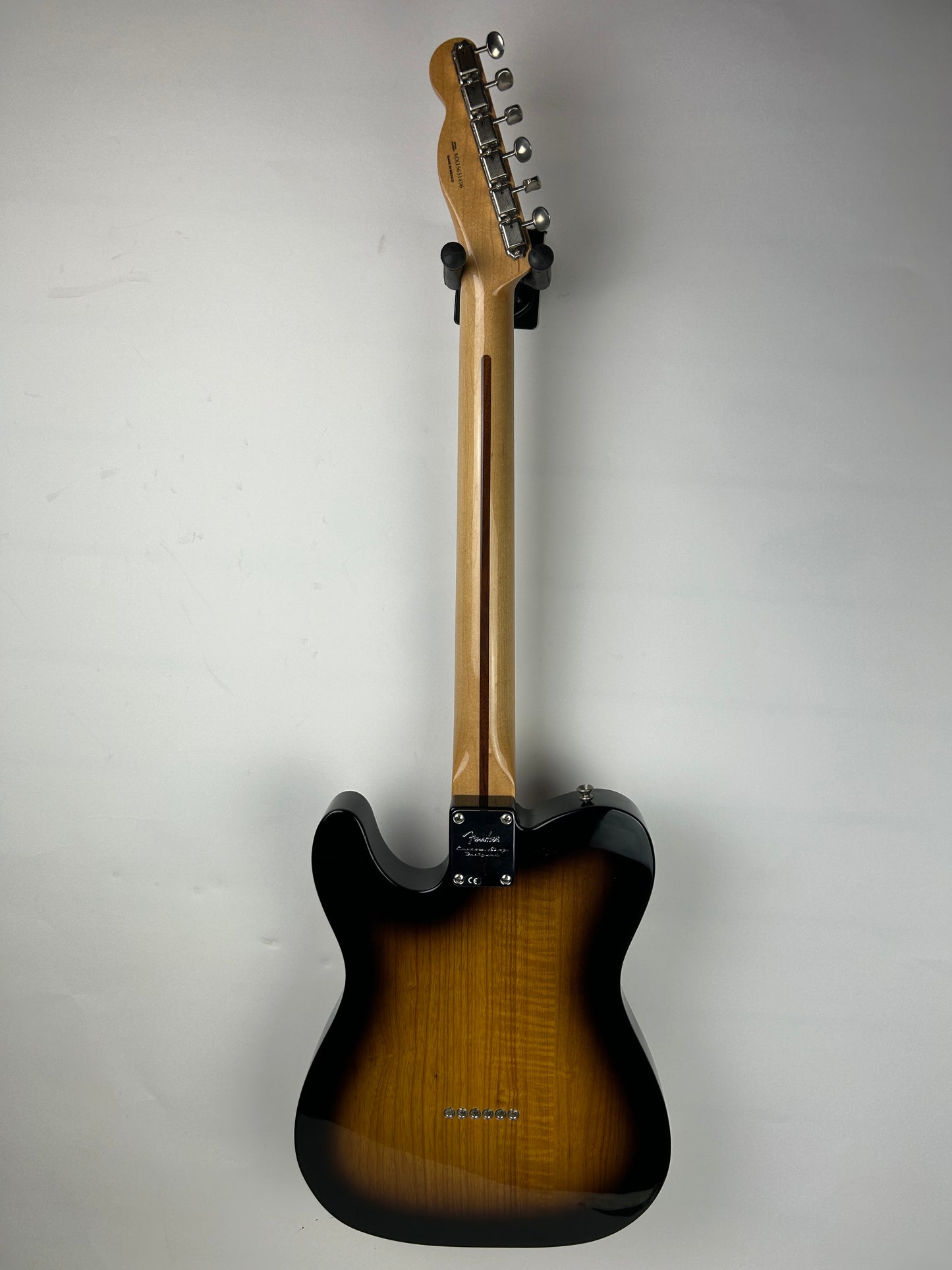 Fender Classic Player Baja Telecaster, Maple Fingerboard, 2-Color Sunburst (Pre-Owned)