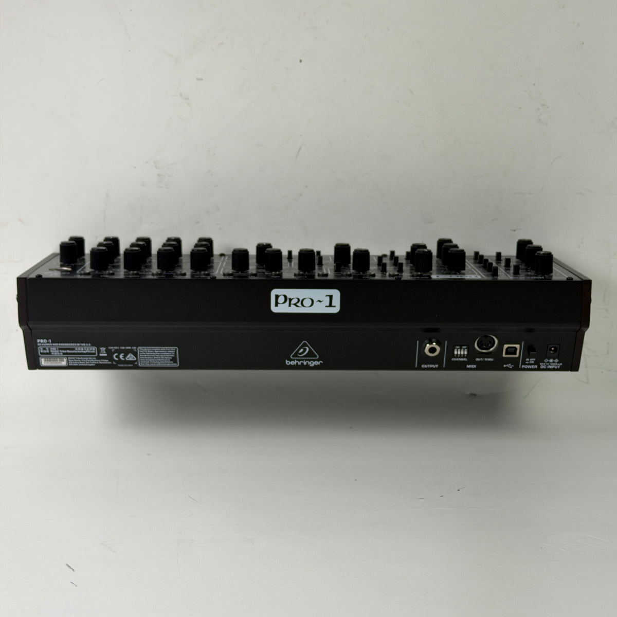 Behringer Pro-1 Analogue Monophonic Synthesizer (Pre-Owned)
