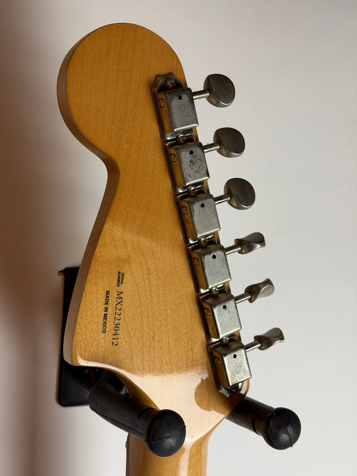 Fender Vintera '60s Jaguar, Pau Ferro Fingerboard, 3-Color Sunburst (Pre-Owned)