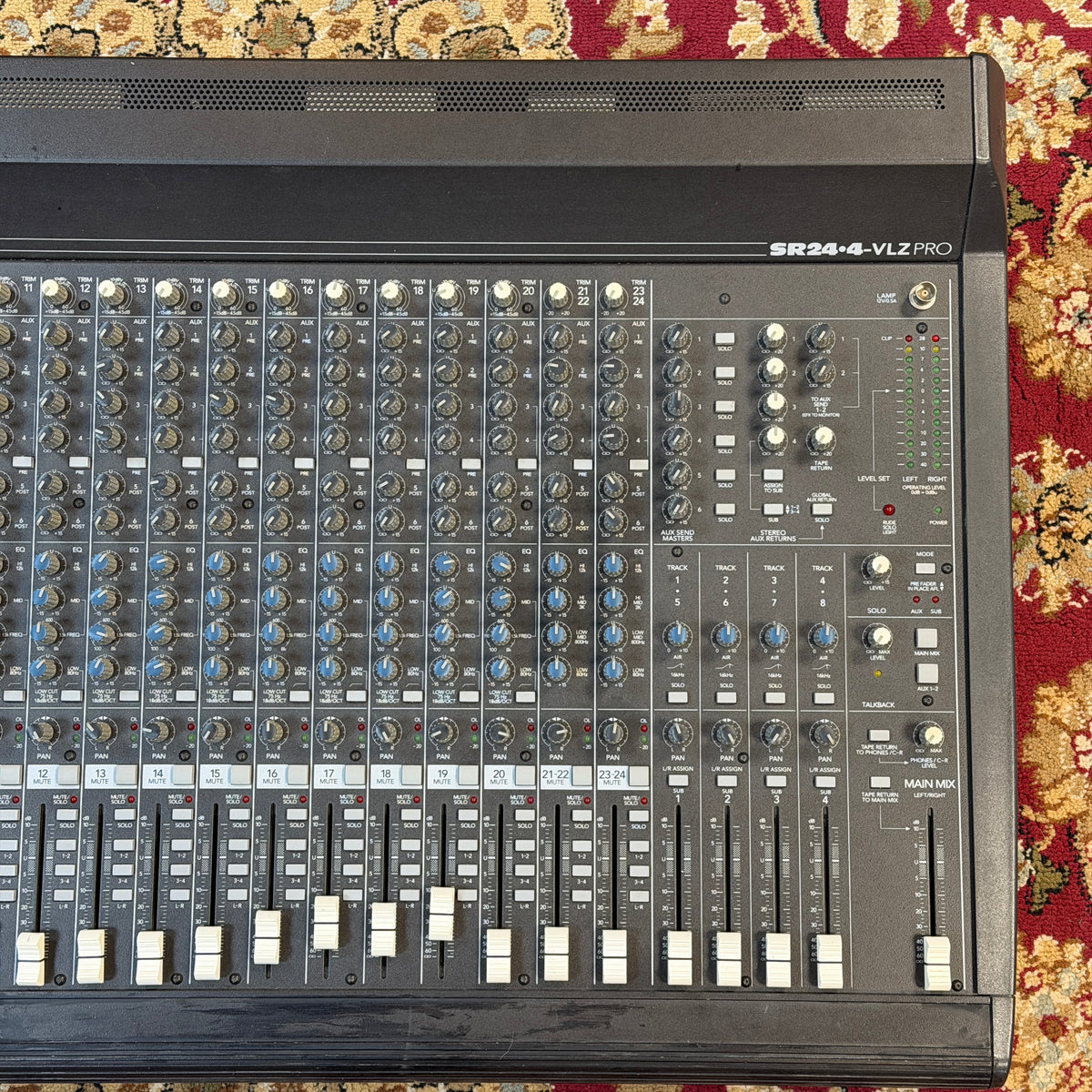 Mackie SR24-4-VLZ Pro 24-Channel 4-Bus Analogue Mixing Console (Pre-Owned)