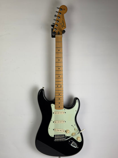 Fender Standard Stratocaster, Tinted MN, 2008, Black (Pre-Owned)