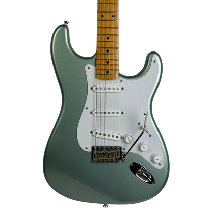 Fender AVRI American Vintage '57 Stratocaster Reissue (2001), Ice Blue Metallic (Pre-Owned)