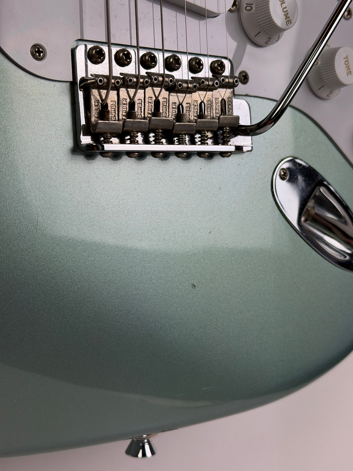 Fender AVRI American Vintage '57 Stratocaster Reissue (2001), Ice Blue Metallic (Pre-Owned)