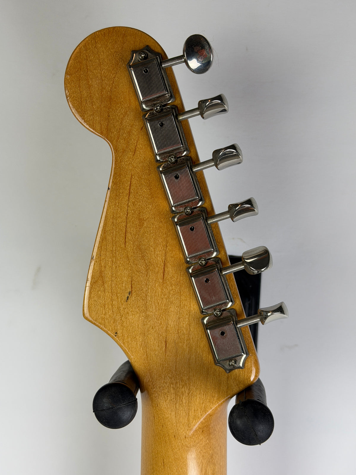 Fender AVRI American Vintage '57 Stratocaster Reissue (2001), Ice Blue Metallic (Pre-Owned)