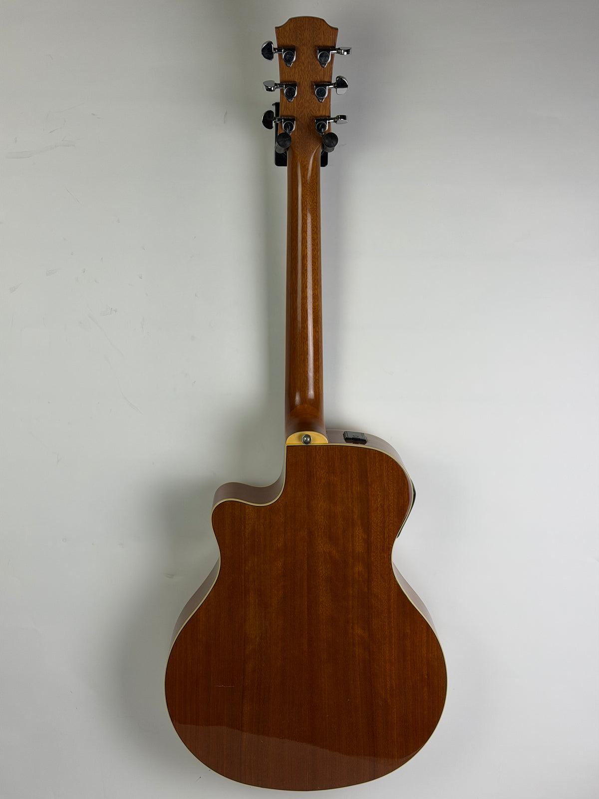 Yamaha APX700 NT Natural Cutaway Electro-Acoustic Guitar (Pre-Owned)