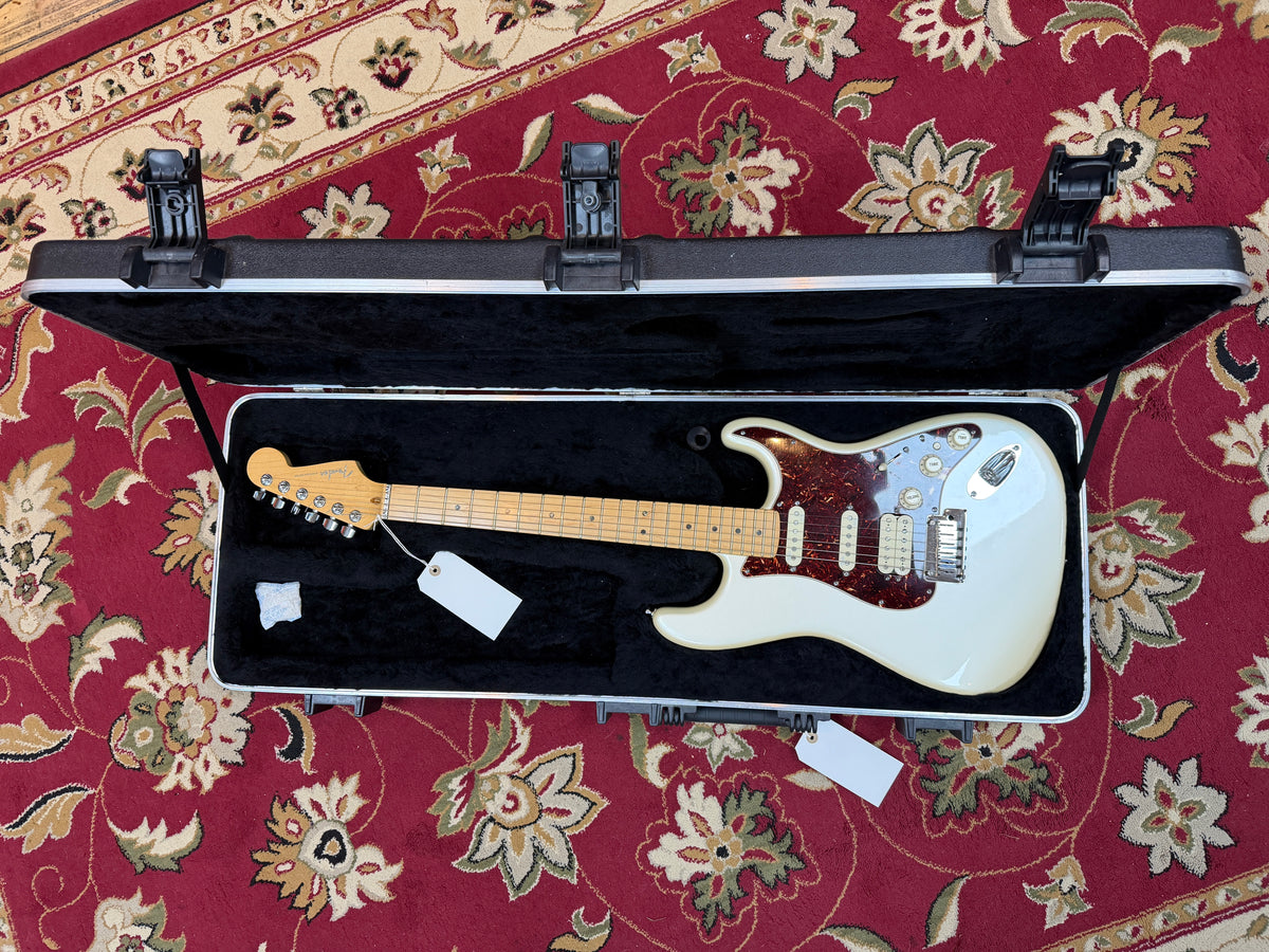 Fender American Deluxe Stratocaster HSS (2010), Olympic Pearl, Maple Fingerboard